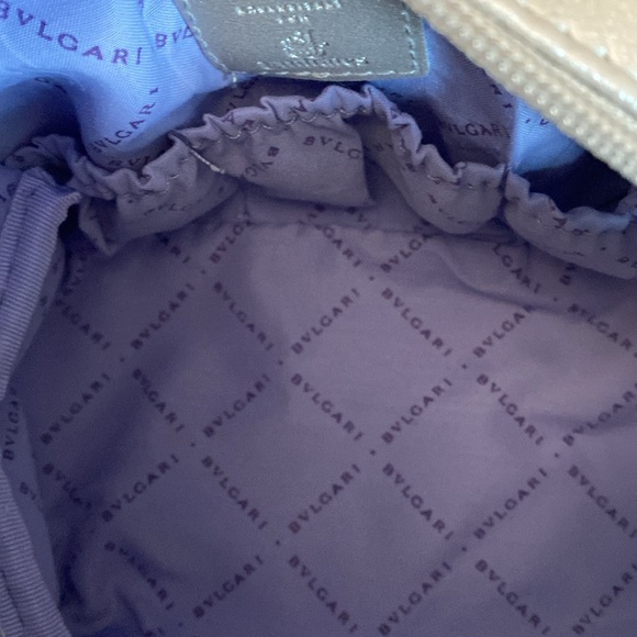 Pre ❤️ Bulgari Perfume Metallic Silver Pouch ( Emirates) - Picture 7 of 9